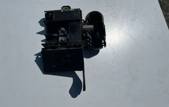 Volkswagen PASSAT B8 Battery relay fuse 1K0937517