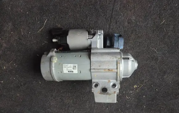 BMW X3 G01 Starter motor 8687064