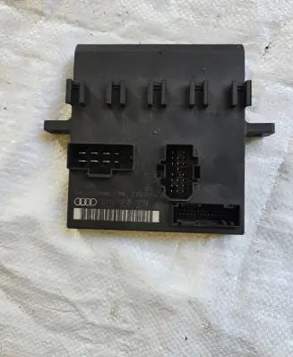 Audi A4 S4 B7 8E 8H Comfort/convenience module 8E0907279