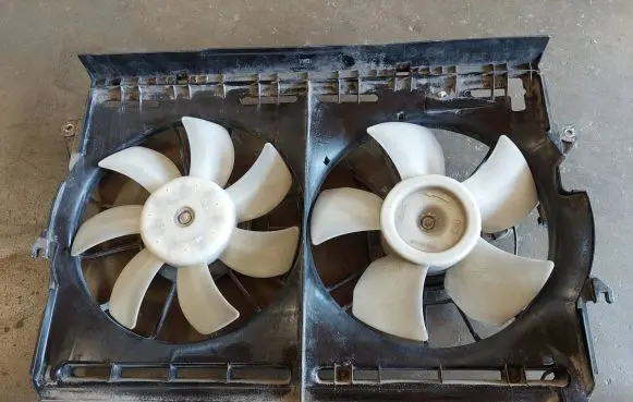 Toyota Corolla Verso AR10 Fan set 227502520