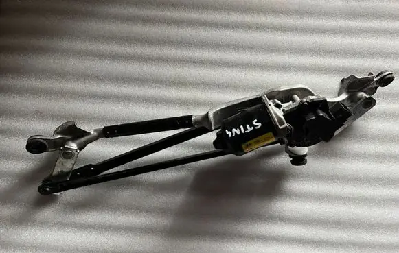 KIA Stinger Front wiper linkage and motor 98110J5000