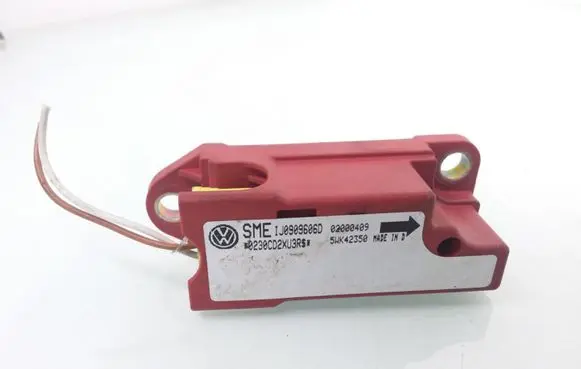 Volkswagen Golf IV Airbag deployment crash/impact sensor 1J0909606D 5WK42350