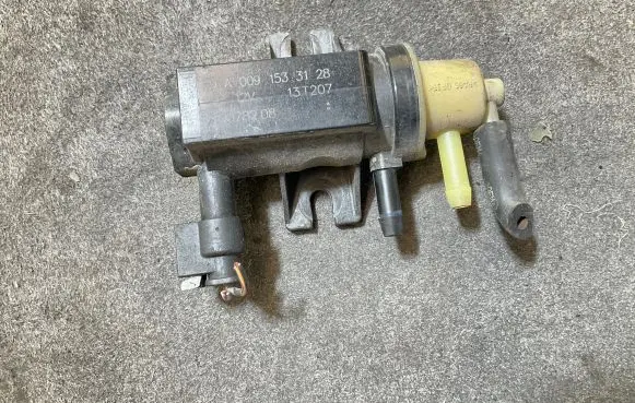 Mercedes-Benz Sprinter W906 Turbo solenoid valve A0091533128 70078208 13T207