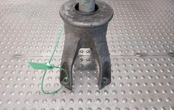 Volkswagen Transporter - Caravelle T5 Engine mount vacuum valve 7H0199849AT