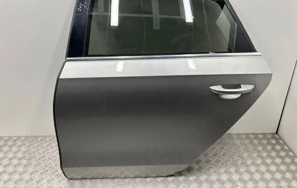 Volkswagen PASSAT B7 Rear door 
