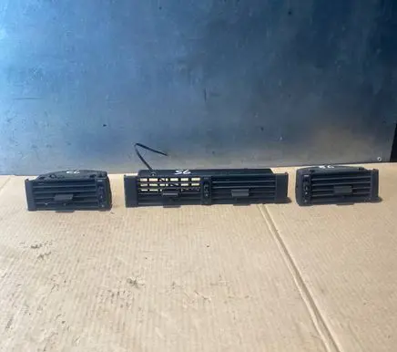 Mercedes-Benz E W124 Dash center air vent grill 307117043 214690