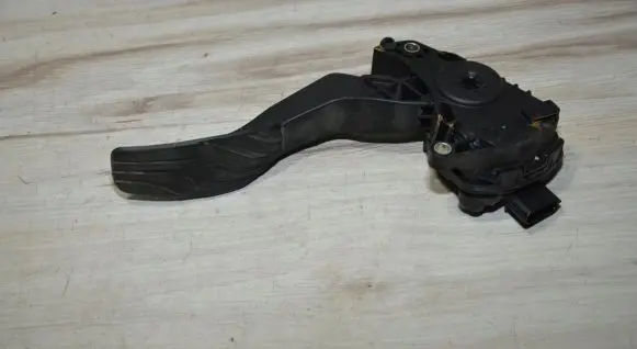 Renault Kadjar Accelerator throttle pedal 180024BA0B0