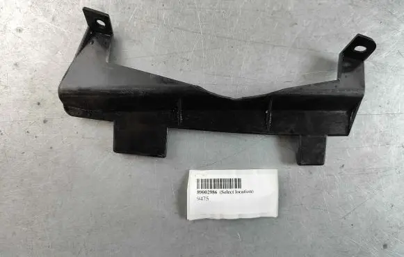 Volvo V70 Headlight/headlamp mounting bracket 89002986