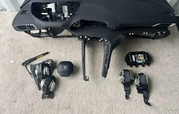 Peugeot 5008 II Airbag set 