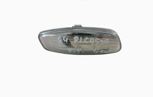 Citroen C4 I Picasso Front fender indicator light