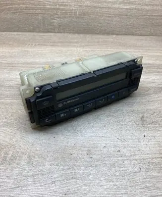 Volkswagen Bora Climate control unit 3B1907044B 5HB007617