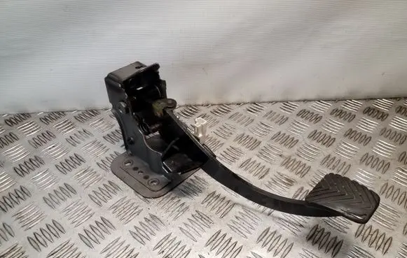 KIA Sorento Clutch pedal 