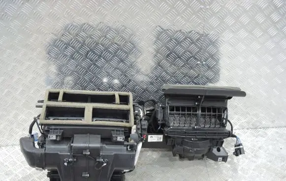 Jeep Wrangler Interior heater climate box assembly 68253747AC