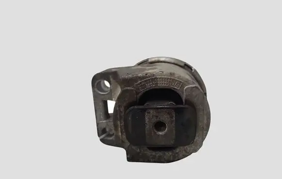 Volvo V60 Engine mount bracket