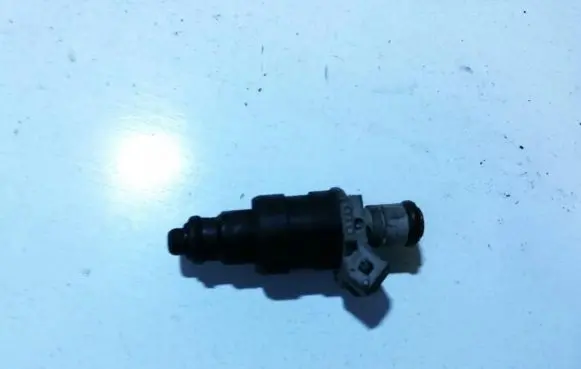 Audi A4 S4 B5 8D Fuel injector 078133551n