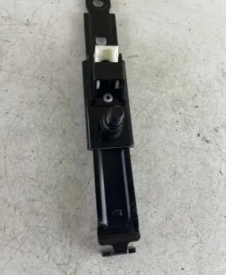 Toyota Land Cruiser (J120) Seat belt height adjuster F4075
