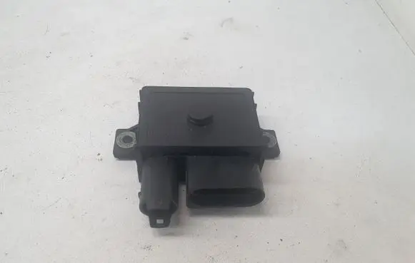 BMW 5 E60 E61 Glow plug pre-heat relay GDA1SI9CO3