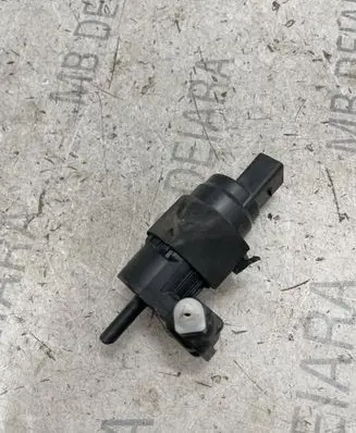 Porsche Macan (95B) Windscreen/windshield washer pump 1K6955651