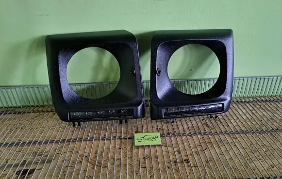 Mercedes-Benz G W461 W463 1st Gen Under headlight/headlamp trim A4638840174 A4638840274 4638840174
