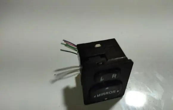 Toyota Auris 150 Wing mirror switch 183574
