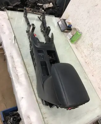 Ford Focus Center console 