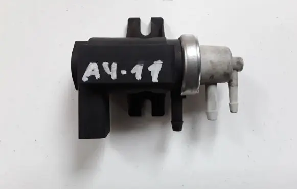 Audi A4 S4 B7 8E 8H Turbo solenoid valve 1J0806627B
