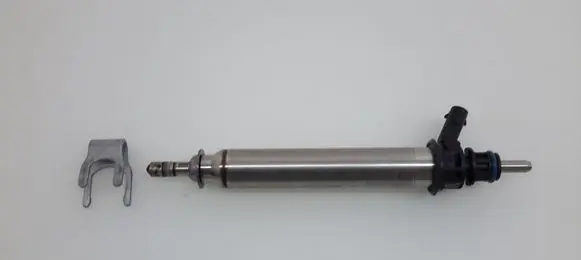 Mercedes-Benz A W176 Fuel injector A2780700687
