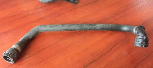 BMW 1 E81 E87 Engine coolant pipe/hose 17127797259