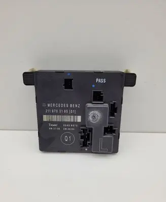 Mercedes-Benz E W211 Door control unit/module 2118703185