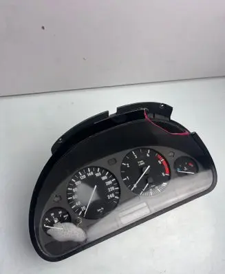 BMW 5 E39 Speedometer (instrument cluster) 87001374