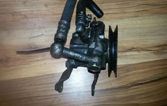 Nissan Almera Power steering pump 7691332117