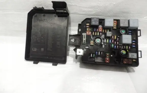 Opel Mokka Fuse box set 95263744