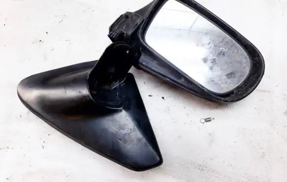 Mazda 323 Wing mirror glass e11011164
