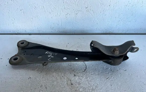 Toyota RAV 4 (XA40) Rear upper control arm/wishbone