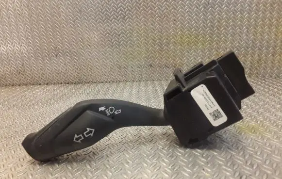 Ford Focus Indicator stalk AV6T13335AD