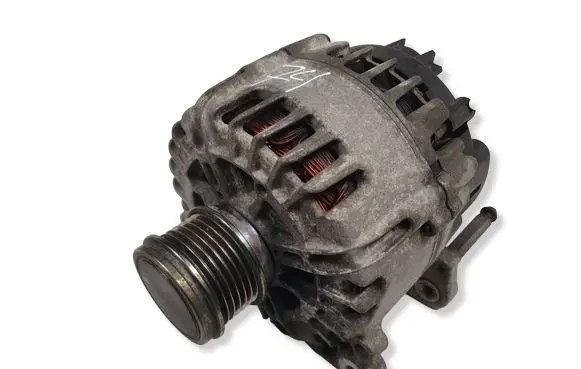 Volkswagen Golf VII Generator/alternator 04L903023L