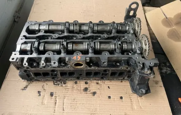 Mercedes-Benz Sprinter W906 Engine head OM651R6510160201