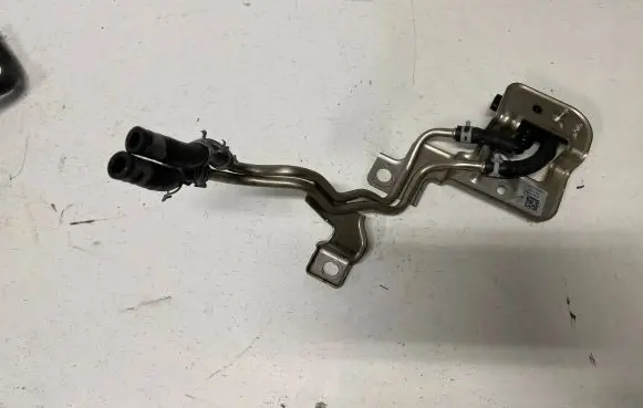 Skoda Superb B8 (3V) Exhaust pressure sensor 06K131552 057906051B