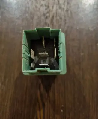 Mitsubishi Carisma Other relay MR228120 72TM202