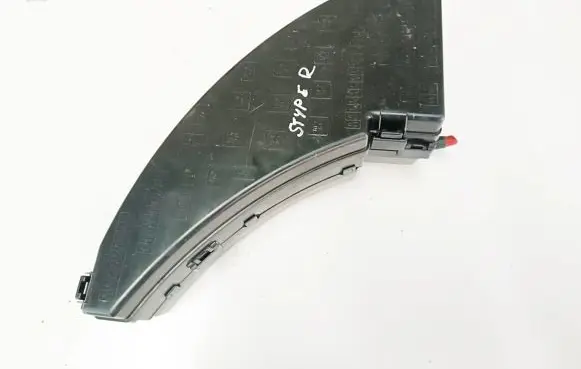 Jaguar S-Type Fuse module
