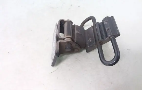 Audi A4 S4 B7 8E 8H Rear door lower hinge 8E0833411E