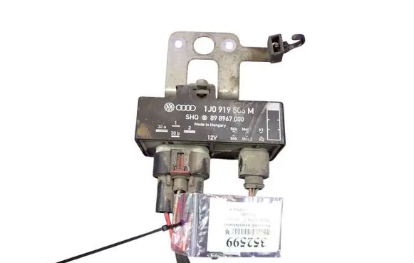 Skoda Fabia Mk2 (5J) Fan control module 