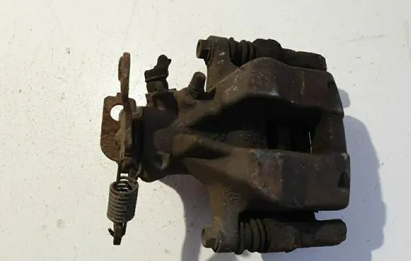 Toyota Avensis T270 Rear brake caliper