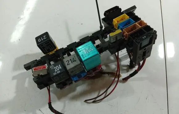 Audi 80 90 S2 B4 Fuse box set 8A1937503A