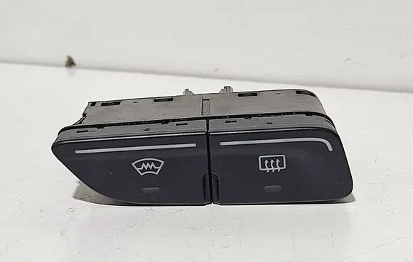 Ford Kuga II Windscreen/window heater switch AM5T18K574AC