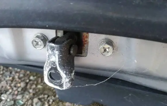 Mitsubishi Outlander Rear door check strap stopper