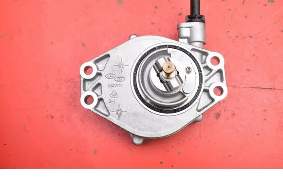 KIA Sportage Vacuum pump 288102M830