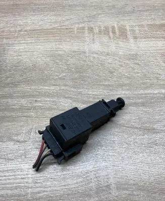 Volkswagen Transporter - Caravelle T4 Brake pedal sensor switch 1J0945511A