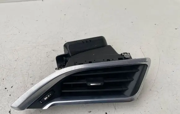 Peugeot 208 Dashboard side air vent grill/cover trim 9673131677