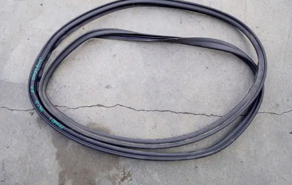 Audi Q5 SQ5 Trunk rubber seal (body) 